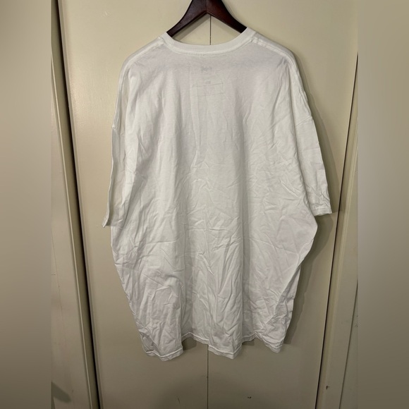 White Batman Logo T-Shirt - Picture 3 of 3